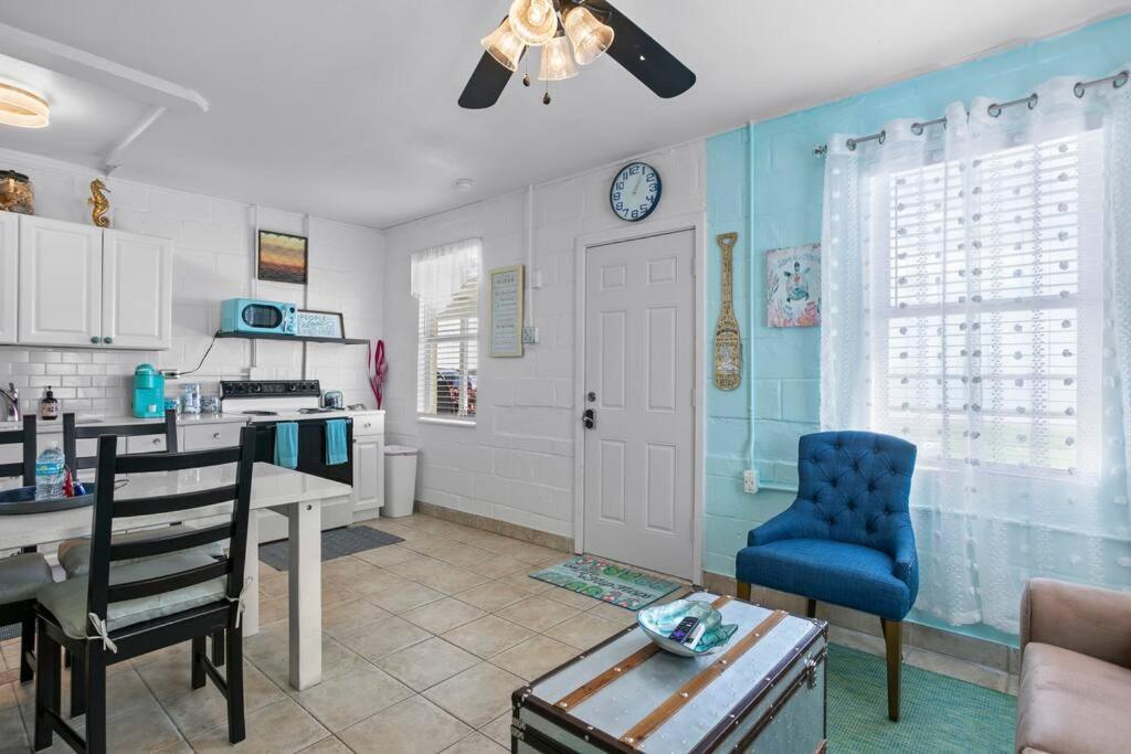 Mermaids Grotto Waterfront 1br Apt With Bay View Holiday home Tampa